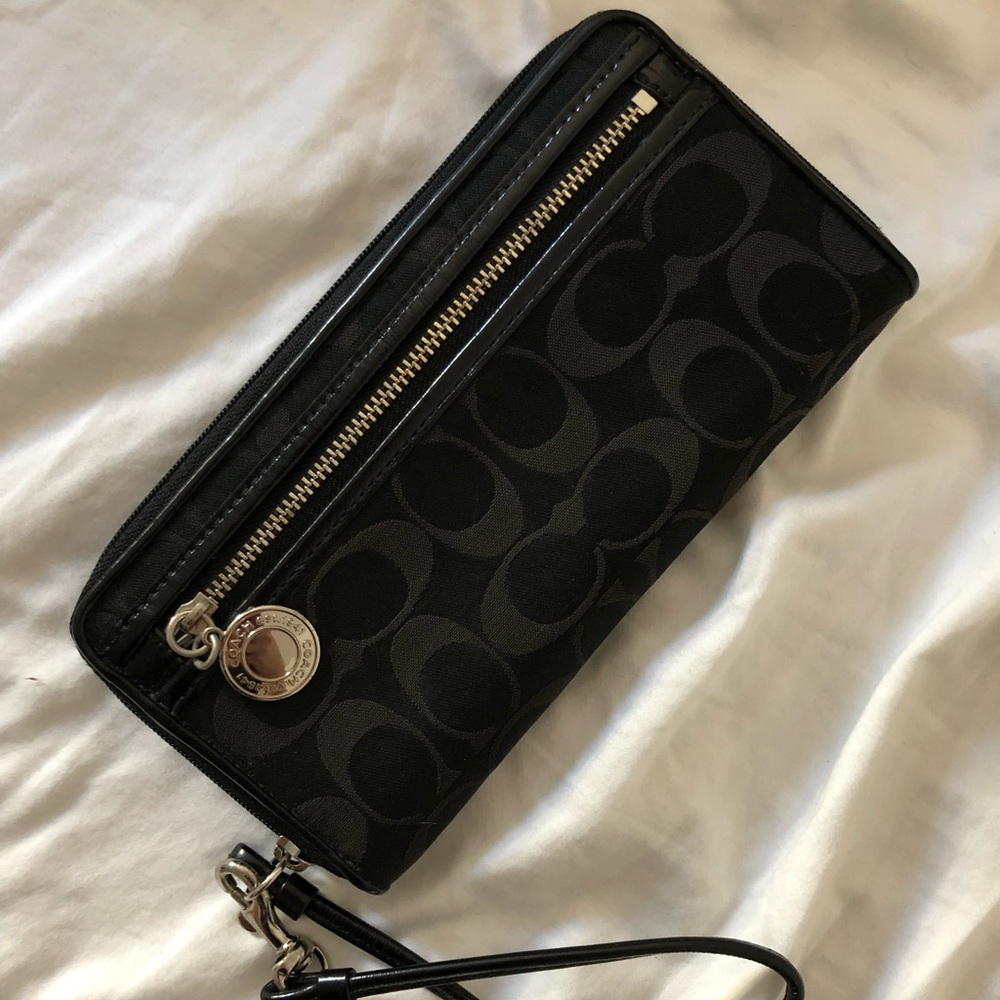 COACH Black Wristlet Wallet w/ lavender interior